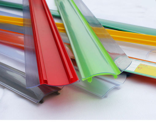 عرض الملوثات العضوية الثابتة خط بثق الملف الشخصي PVC آلة بثق سعر الجرف